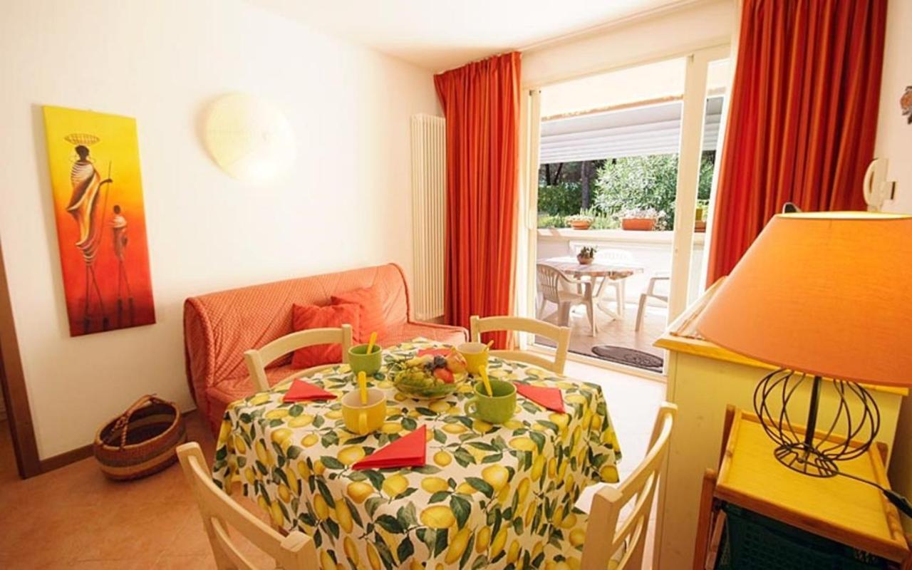 Residence Rex Lo Scoglietto Пунта-Ала Экстерьер фото